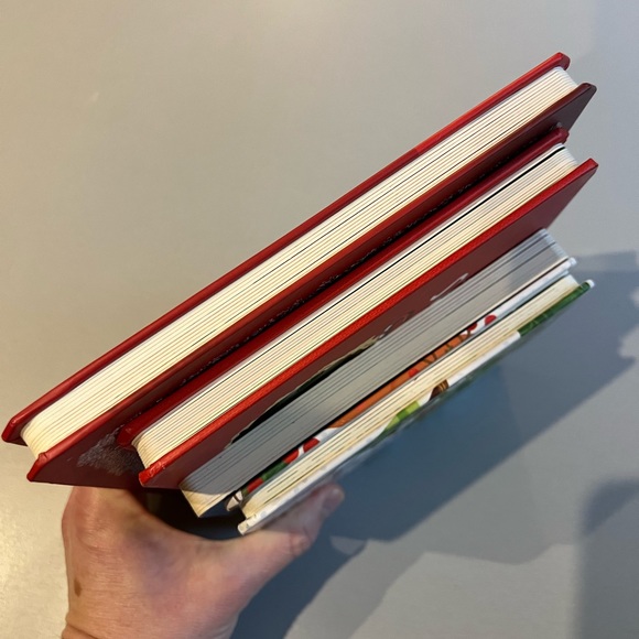 Kids Christmas book lot *Like New* Nibbles plus more - Picture 4 of 4